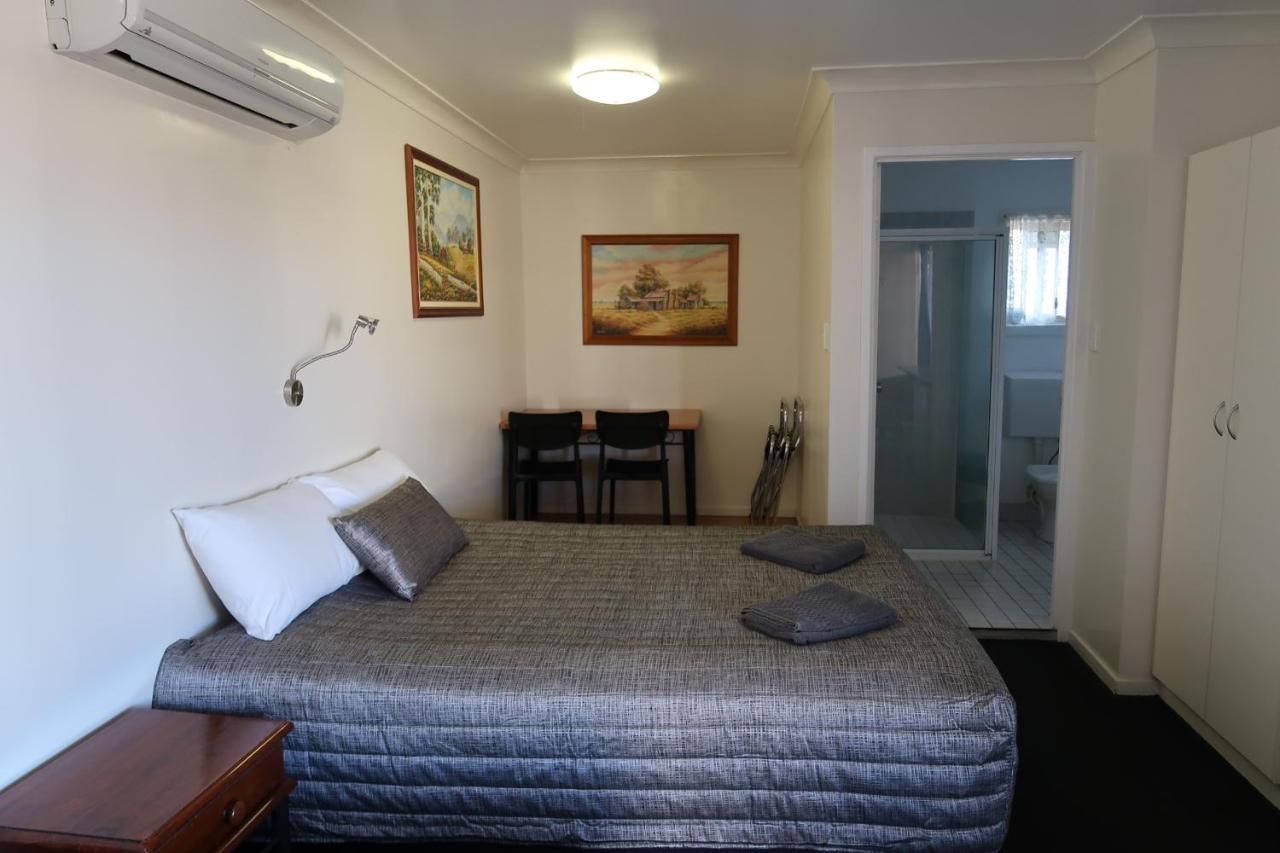 Charleville Waltzing Matilda Motor Inn Exterior photo